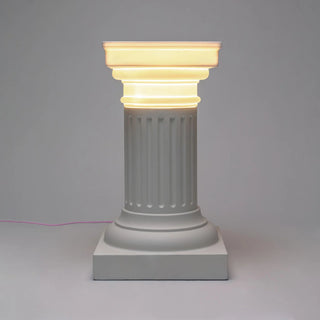 Sidobord med lampa 'Las Vegas'