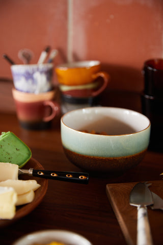 70s ceramics: noodle bowl, Depths
