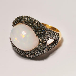 Cocktailring med Opal och Safirer