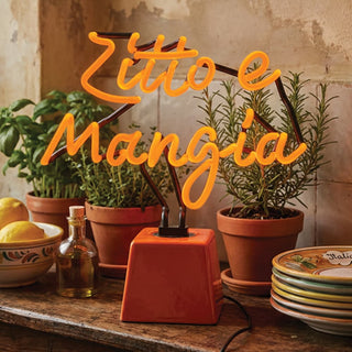 Zitto e Mangia (Shut Up & Eat) Ceramic foot Neon
